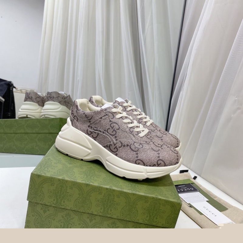 G*u*i casual shoes
